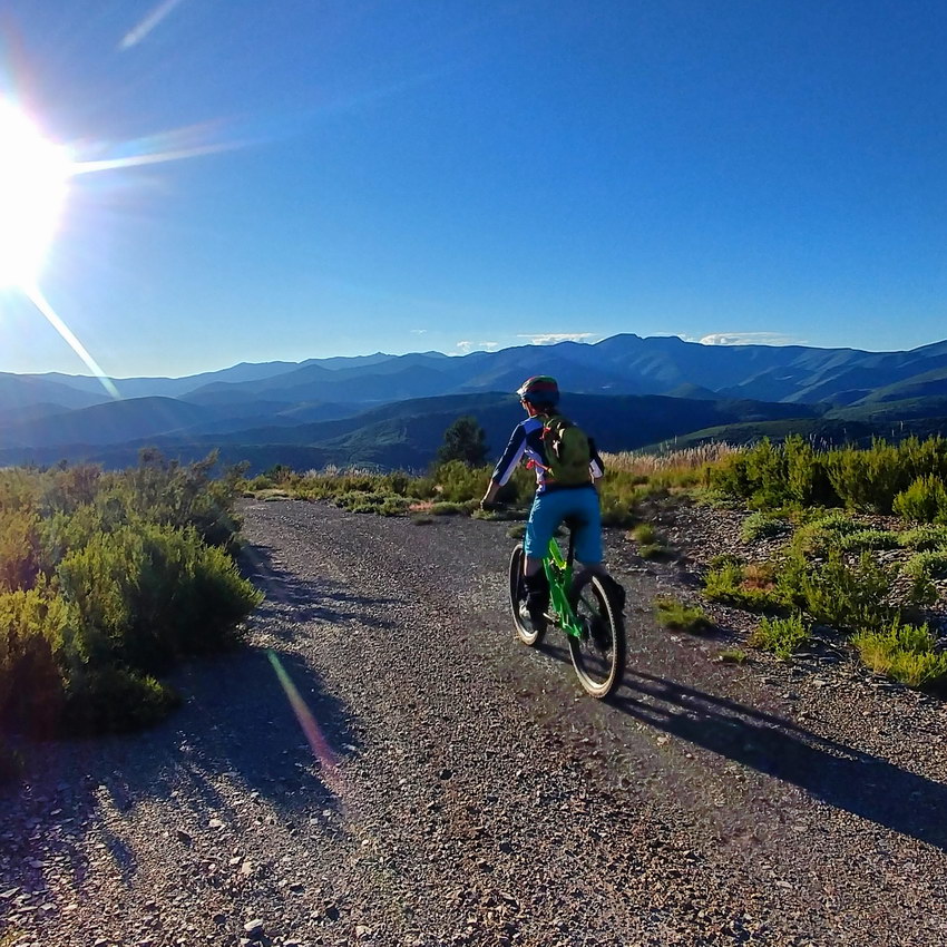 Alquiler de bicicletas eléctricas ebike mountain bike | Rutas MTB en El Bierzo