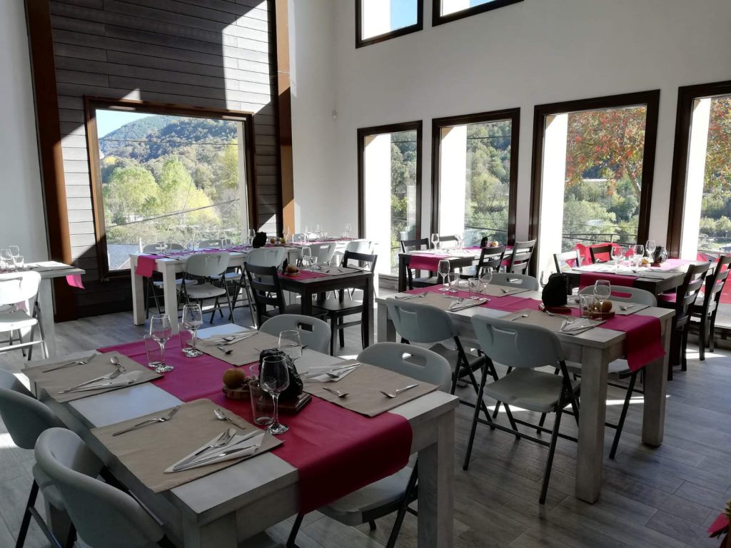 Restaurante La Antigua Escuela del Bierzo con encanto jornadas gastronómicas